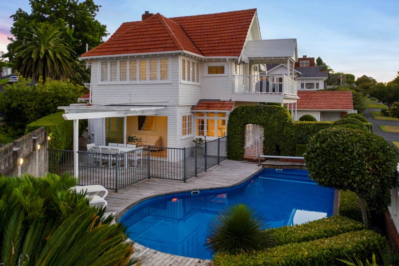 22 Marine Parade, Herne Bay, Auckland - Carousel 1