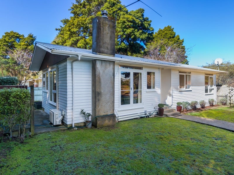 13 Rosina Street, Clouston Park, Upper Hutt - Carousel 2