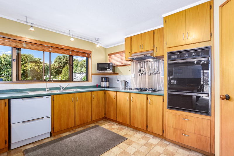 12 Exploration Way, Whitby, Porirua - Carousel 2