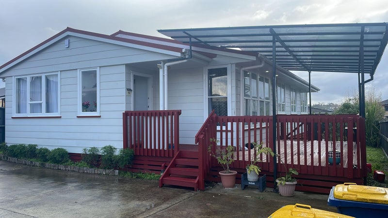 11A Bamboo Grove, Kelston, Auckland - Carousel 1