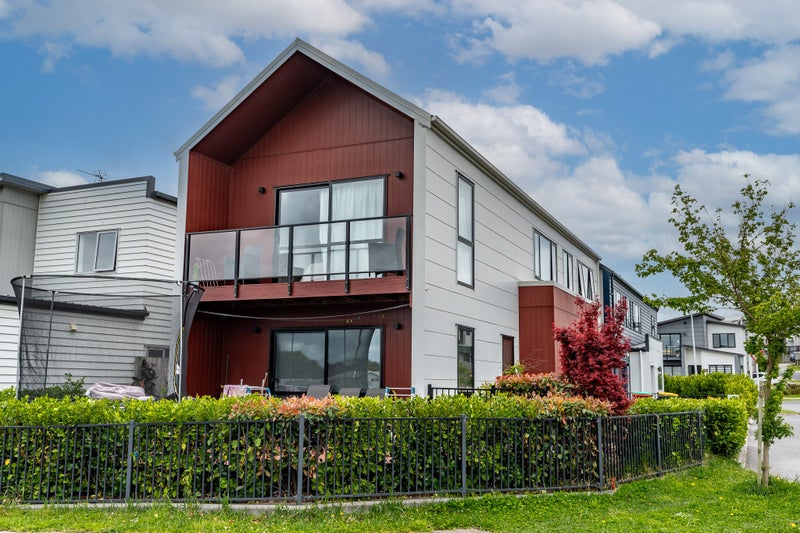 15 Rebekah Crescent, Flagstaff, Hamilton - Carousel 1