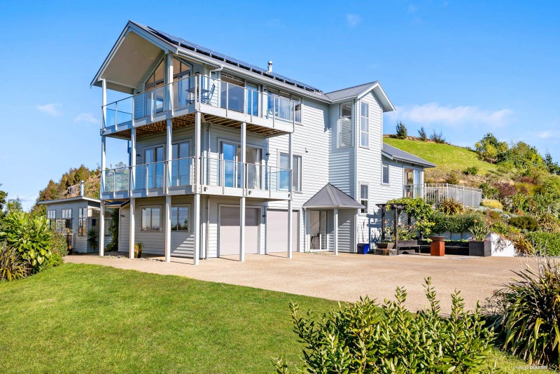 152A Green Hollows Road, Silverdale - Carousel 1