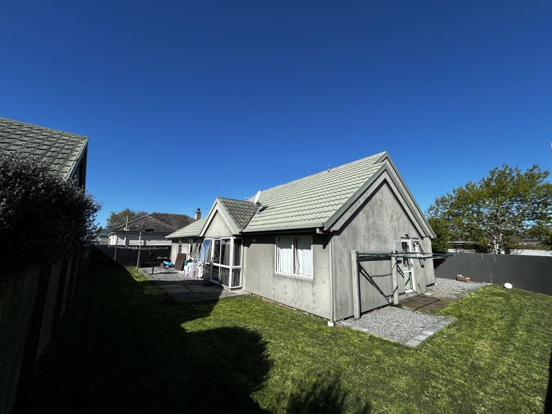 35 Blighs Road, Bryndwr, Christchurch - Carousel 1