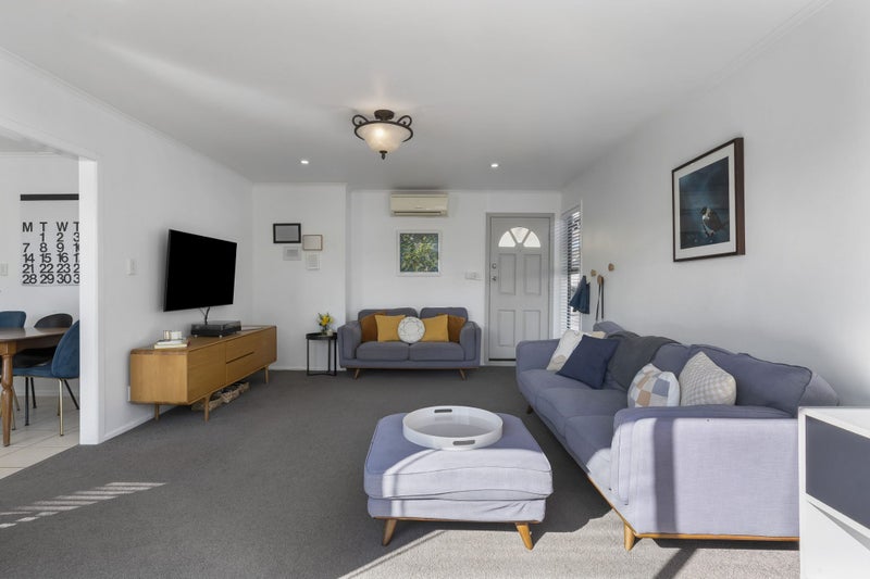 4 Stafson Lane, Te Atatu Peninsula, Auckland - Carousel 2