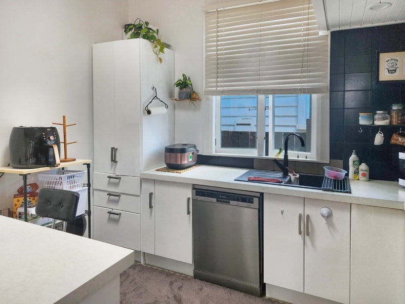 53 Hutt Road, Petone, Lower Hutt - Carousel 2