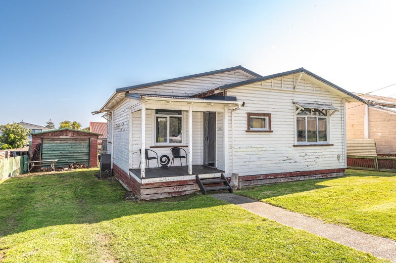 17 Matai Street, Castlecliff, Whanganui - Carousel 1