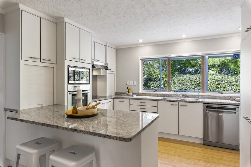 6 Conifer Court, Raumati Beach, Paraparaumu - Carousel 2