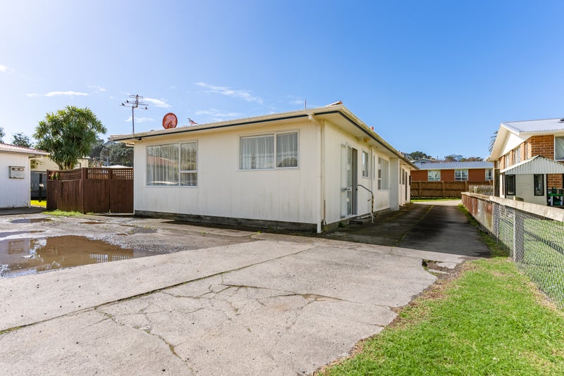 4/15 Naumai Place, Spotswood, New Plymouth - Carousel 2
