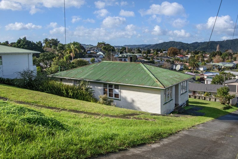 16 Mcmillan Avenue, Kamo, Whangarei - Carousel 1