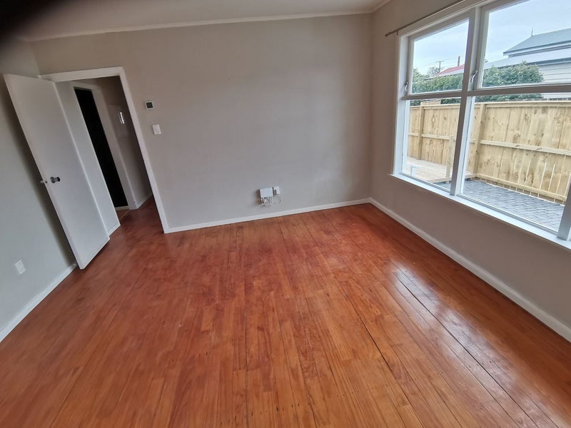 15B Rimu Road, Mangere Bridge, Auckland - Carousel 2
