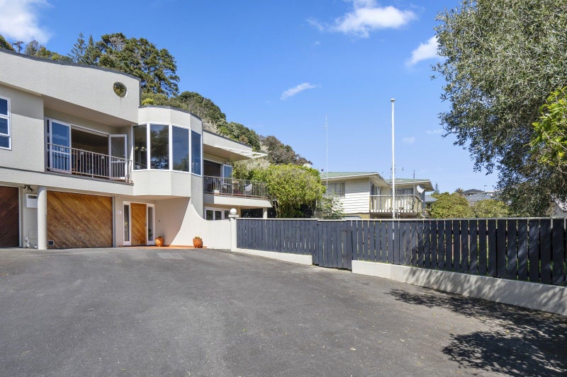 11F Duncan Street, Tawa, Wellington - Carousel 21