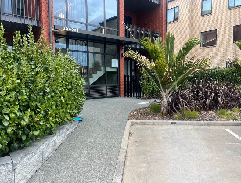 G09/10 Awataha Drive, Northcote, Auckland - Carousel 1