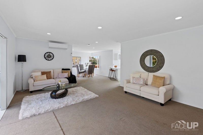 30 Suncrest Drive, West Harbour, Auckland - Carousel 2