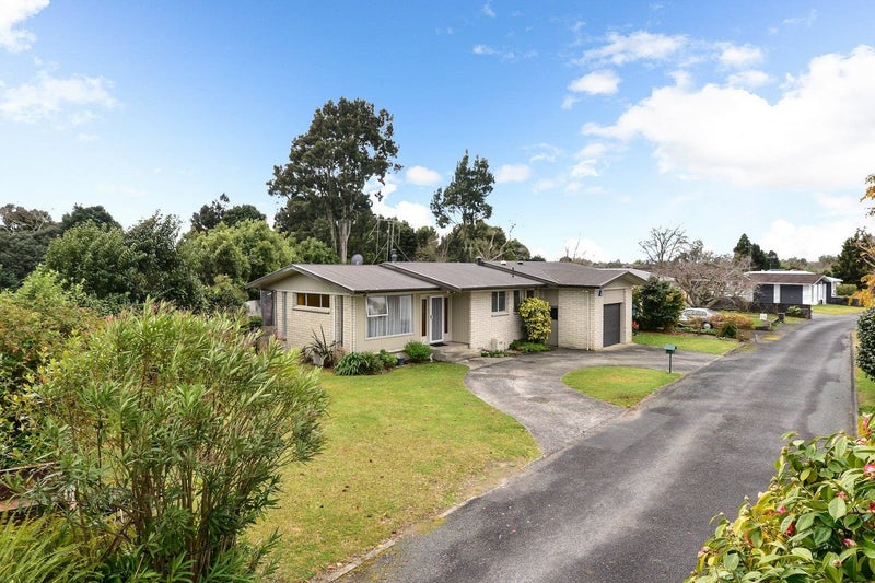 30 Totara Drive, St Andrews, Hamilton - Carousel 1