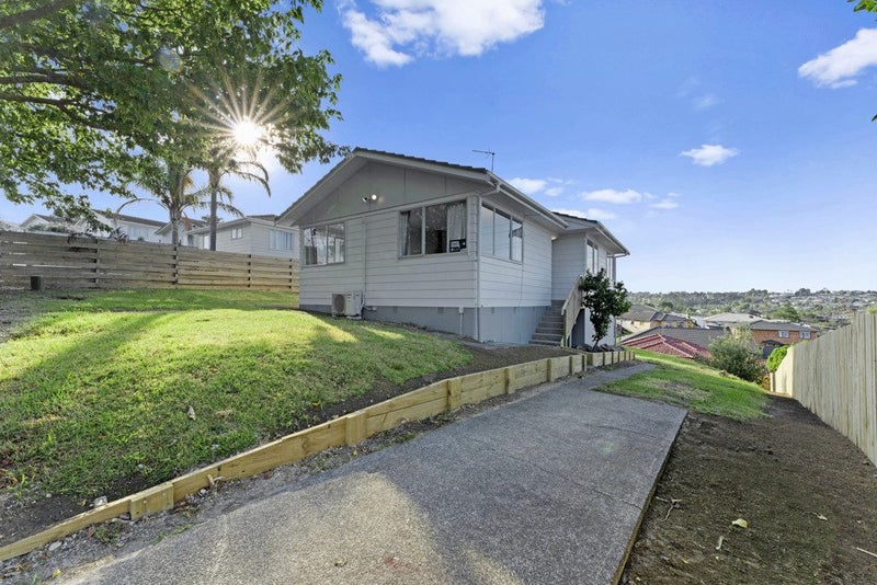 11 Doone Place, Massey, Auckland - Carousel 2