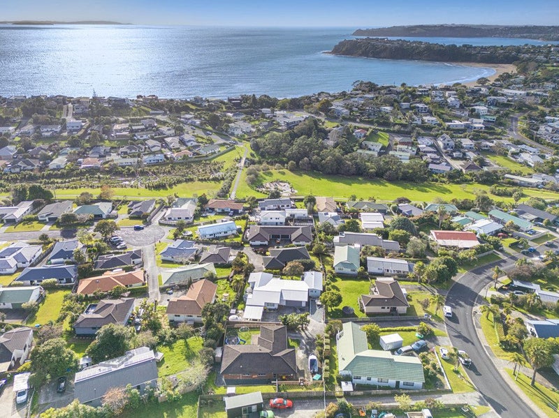 9 Jean Place, Stanmore Bay, Whangaparaoa - Carousel 19