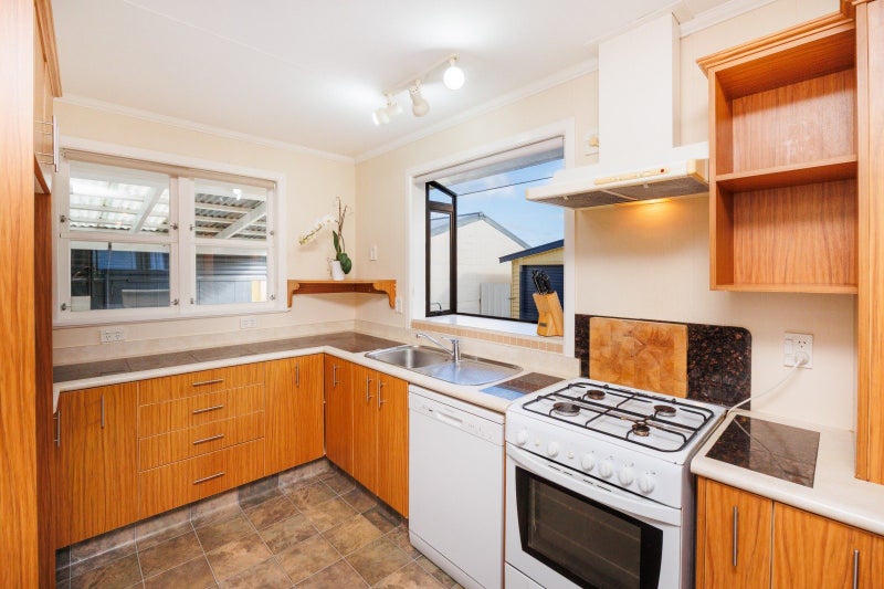2 Oban Place, Awapuni, Palmerston North - Carousel 2