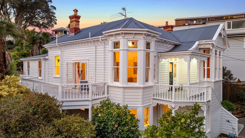 4 Hinemoa Terrace, Birkenhead, Auckland - Carousel 2