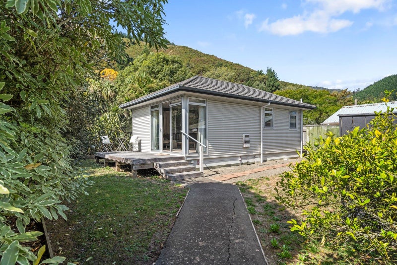 89B Brook Street, The Brook, Nelson - Carousel 1