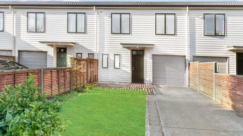 86/1 Ambrico Place, New Lynn, Auckland - Carousel 1