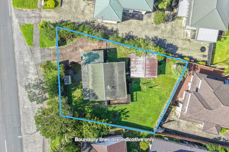 942 East Coast Road, Northcross, Auckland - Carousel 1