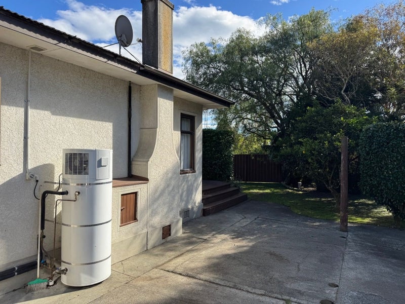 1101 Caroline Road, Mayfair, Hastings - Carousel 2