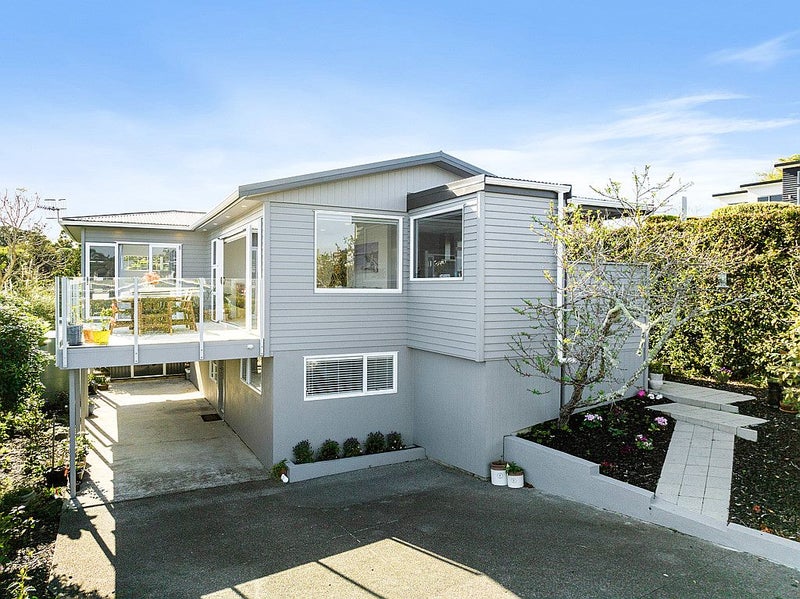 1 Alexander Avenue, Maraetai, Auckland - Carousel 1