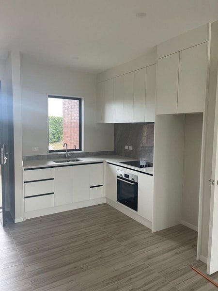 18 Benjamin Place, Papakura - Carousel 2