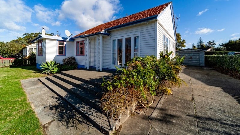 27 Russell Road, Marewa, Napier - Carousel 1