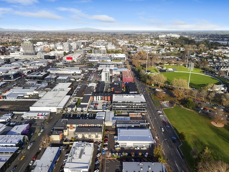 2/9 Vialou Street, Hamilton Central, Hamilton - Carousel 28