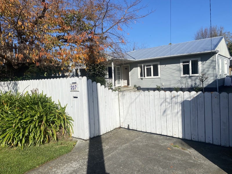 207 Tudor Avenue, Mayfair, Hastings - Carousel 2