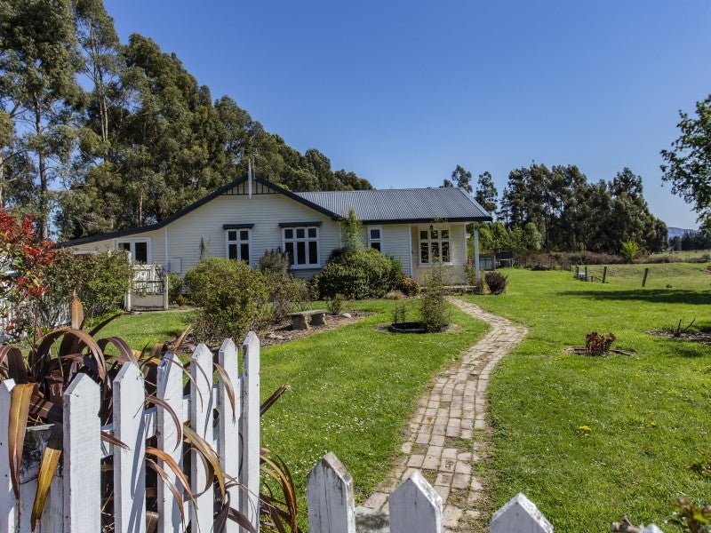 19 Station Road, Loburn, Rangiora - Carousel 21
