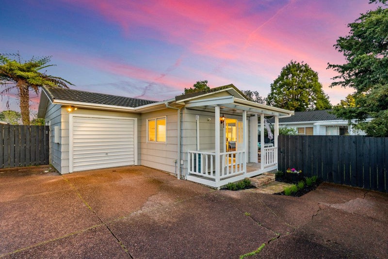 3/4 Northall Road, New Lynn, Auckland - Carousel 1