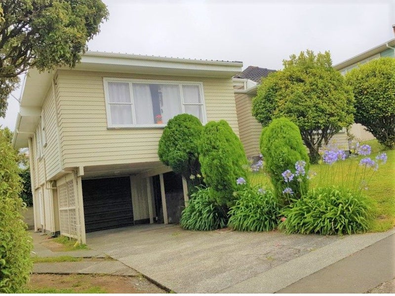 27 Bellringer Crescent, Newlands, Wellington - Carousel 1