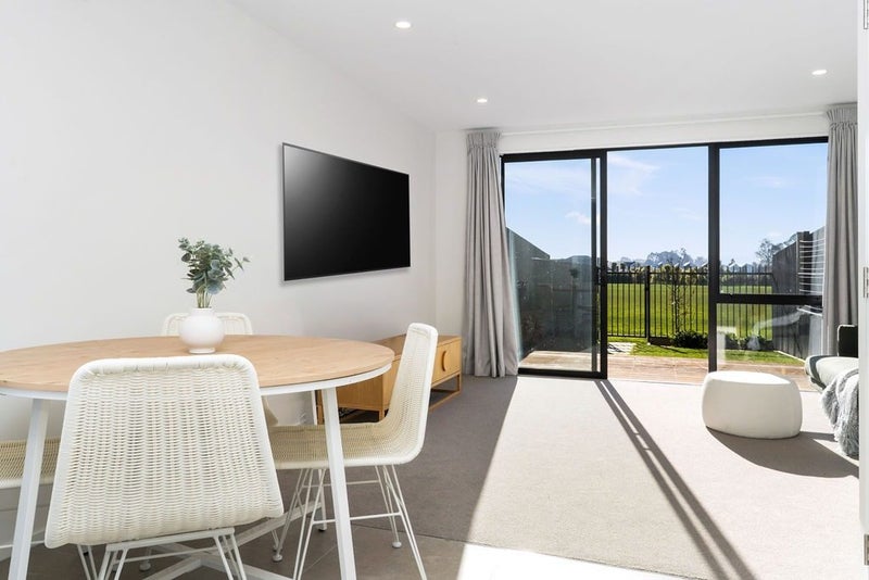 5 Malaga Crescent, Harewood, Christchurch - Carousel 2