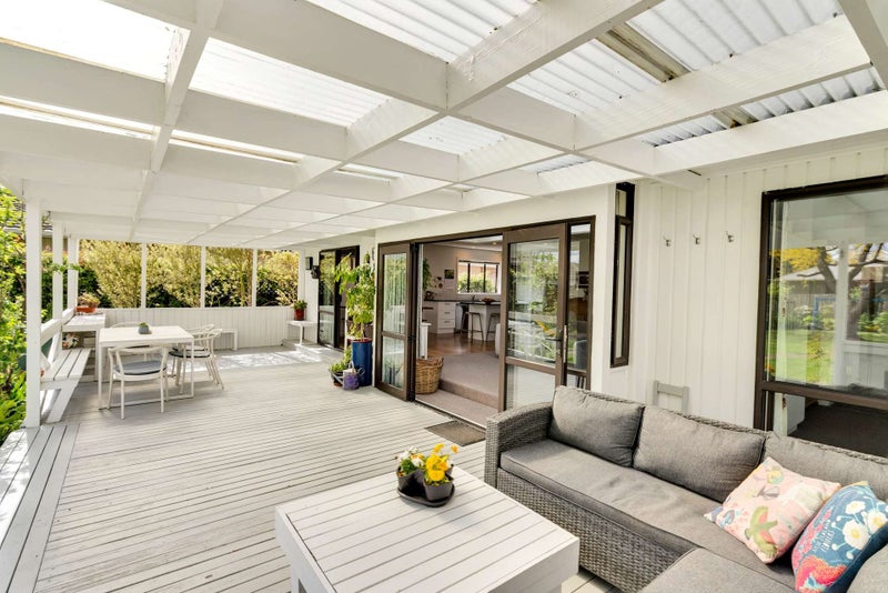 10 Claxton Place, Saint Martins, Christchurch - Carousel 2