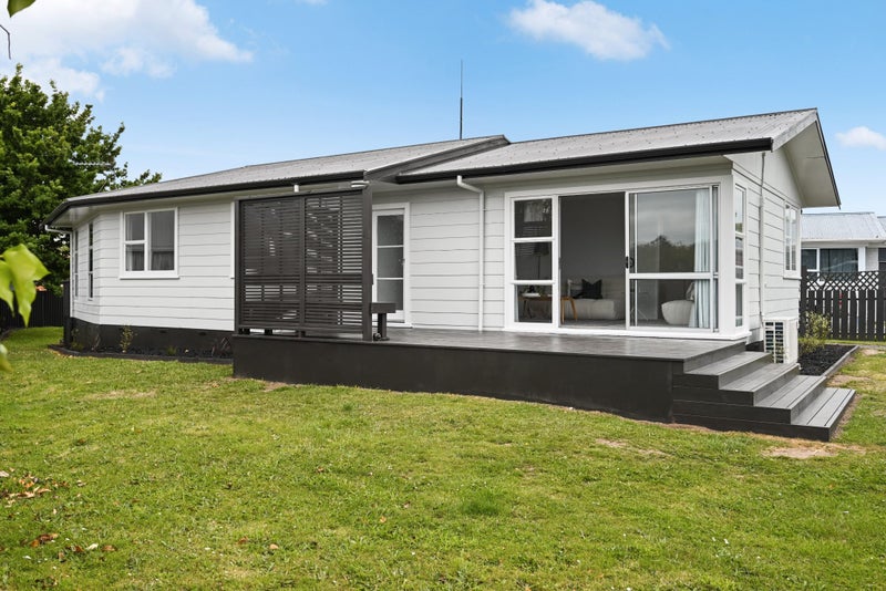 13 Margaret Place, Deanwell, Hamilton - Carousel 1