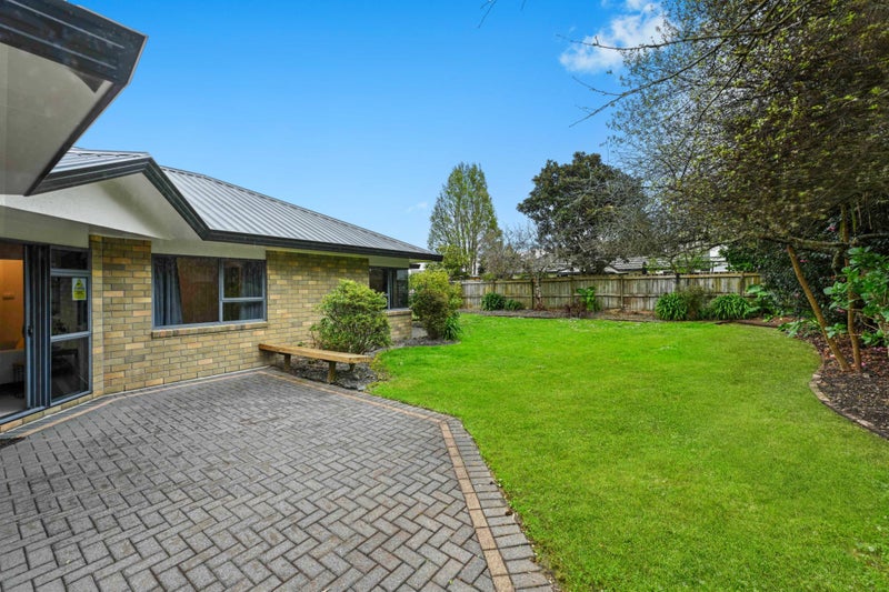 7 Diomede Glade, Flagstaff, Hamilton - Carousel 16