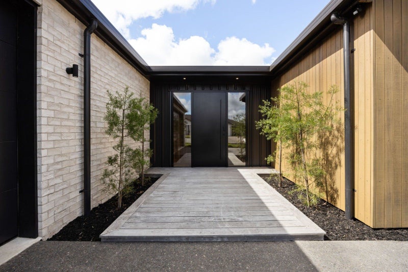 23 The Meadows Drive, Flagstaff, Hamilton - Carousel 2