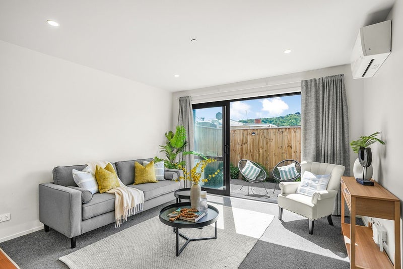 3/6 Exchange Street, Ebdentown, Upper Hutt - Carousel 2