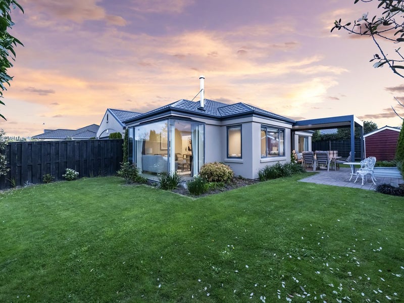 35 Beechwood Drive, Northwood, Christchurch - Carousel 1