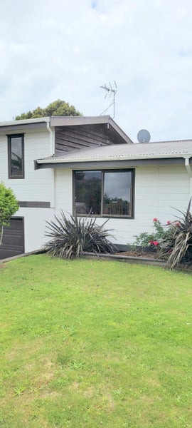 8 Pararewa Drive, Whalers Gate, New Plymouth - Carousel 2