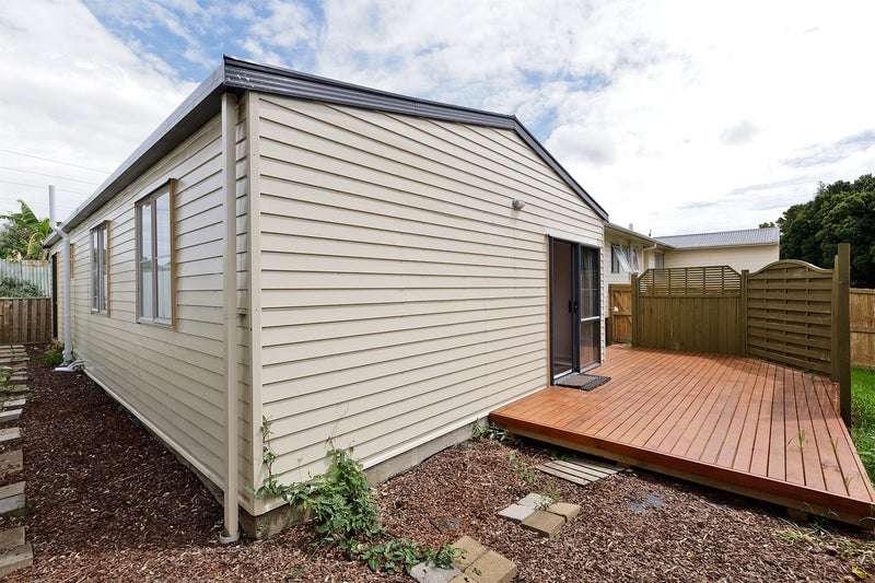 5 Julian Place, Otara, Auckland - Carousel 2