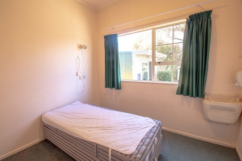 8 Compton Street, Georgetown, Invercargill - Carousel 1