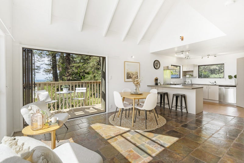 1/49 Park Rise, Campbells Bay, Auckland - Carousel 2