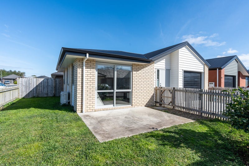 12 Haddonstone Avenue, Rototuna North, Hamilton - Carousel 2