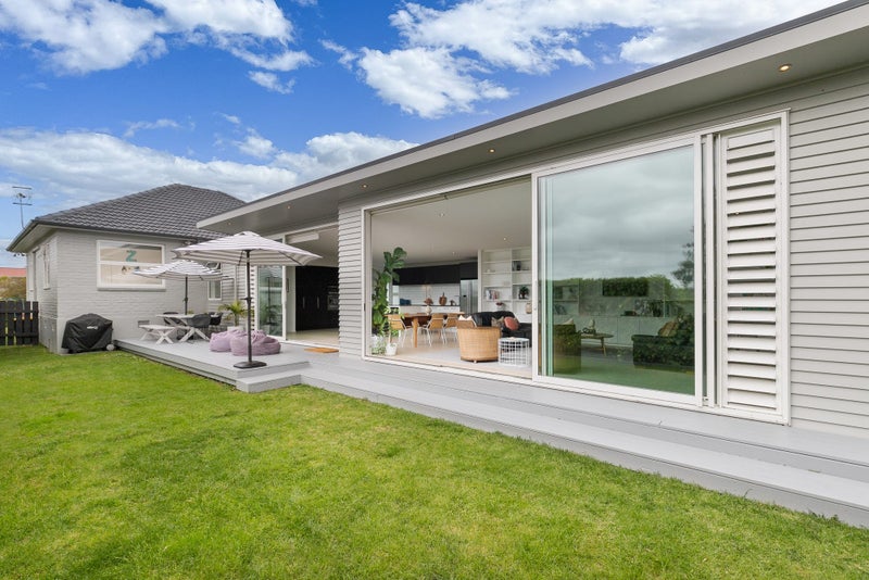 52 Walmer Road, Point Chevalier, Auckland - Carousel 2