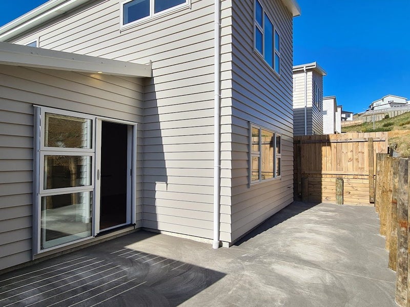 19 Stockport Grove, Churton Park, Wellington - Carousel 14