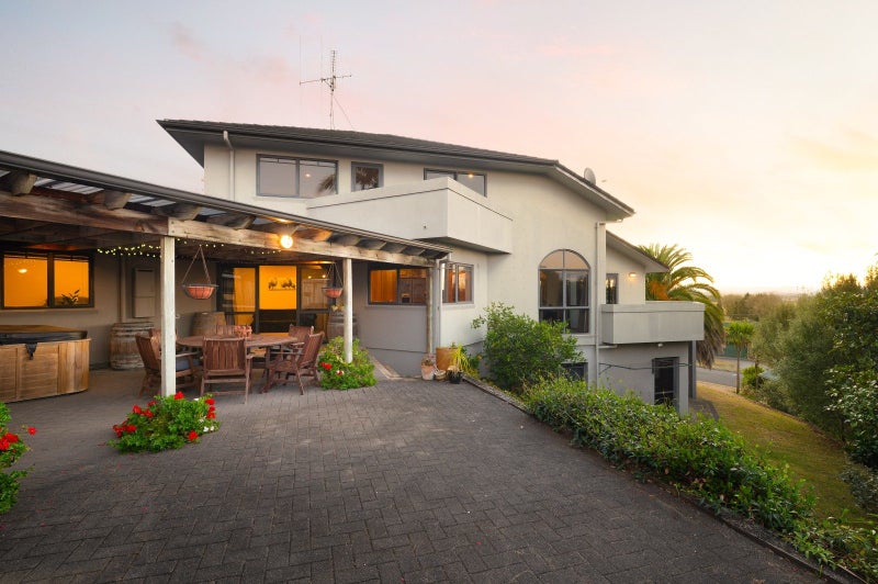 39 Greenfield Drive, Western Heights, Hamilton - Carousel 2