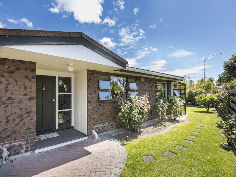 6 Huata Place, West End, Palmerston North - Carousel 2